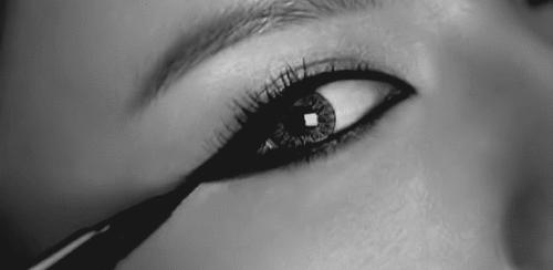 不画内眼线怎么让眼睛更有神,圆眼睛画眼线不好看