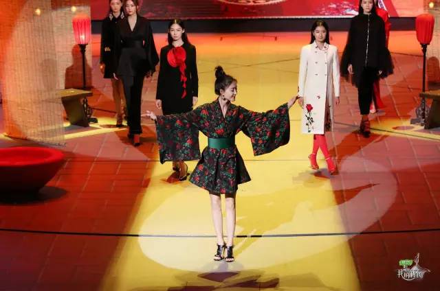 璺熺潃濂崇璺宠垶,鏋楀織鐜叉皯鍥介