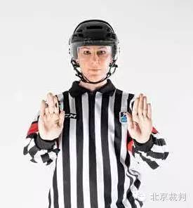 手势裁判,冰球比赛进球裁判手势