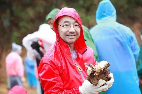 旅游市场呈现出持续火爆的新气象,旅游消费新出口