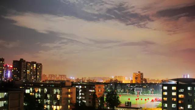 影像纪|夜色中的七个川大故事