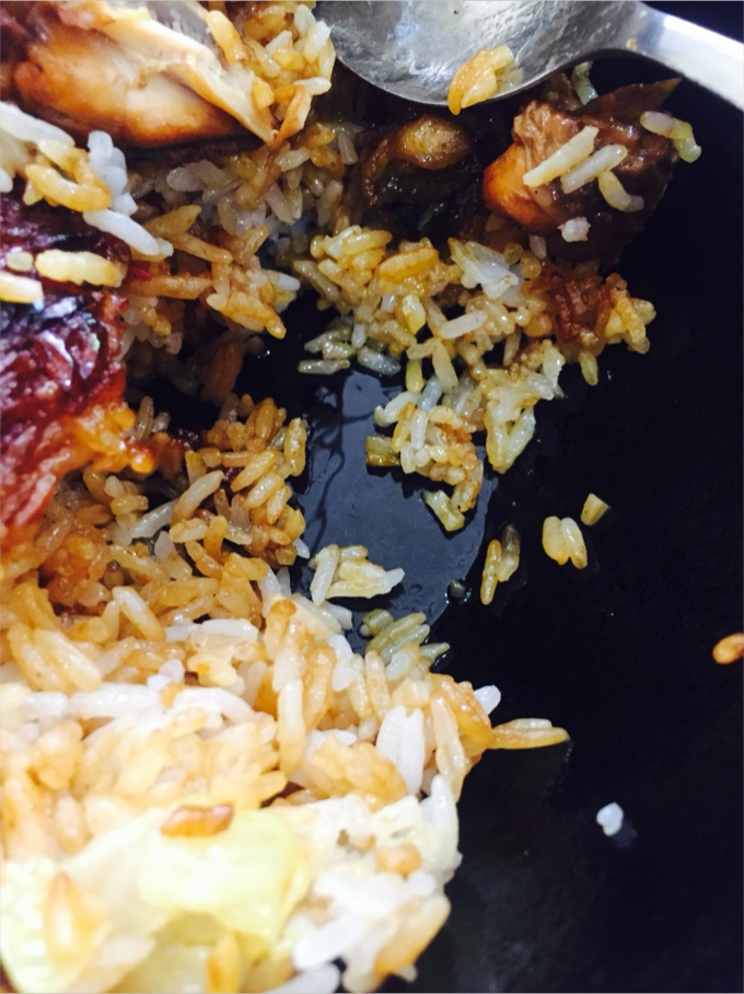 横向食评丨一场关于煲仔饭的厮杀