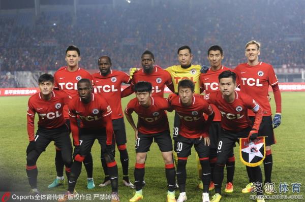 辽足战苏宁肇俊哲告别战潇洒带球大将风范