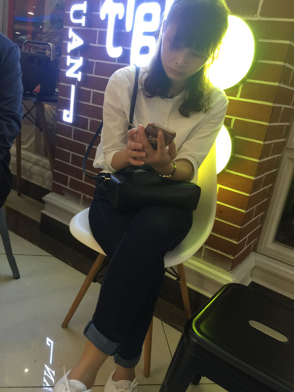 新手钓鱼，用2000的竿子，值不值？