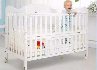 如何给宝宝选择安全的婴儿床,婴儿需要买什么样的婴儿床