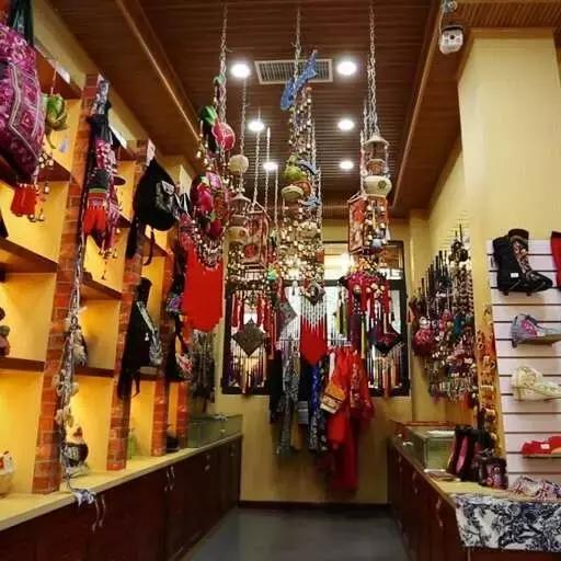 深秋不知何处去巴蜀映巷任你行