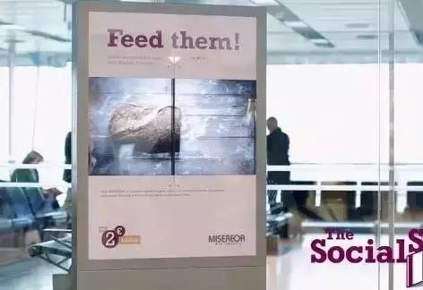 这张能刷卡的海报，给了孩子改变世界的权力