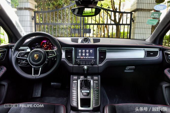 众泰sr9和保时捷外形对比,保时捷跟众泰sr9仪表盘的区别