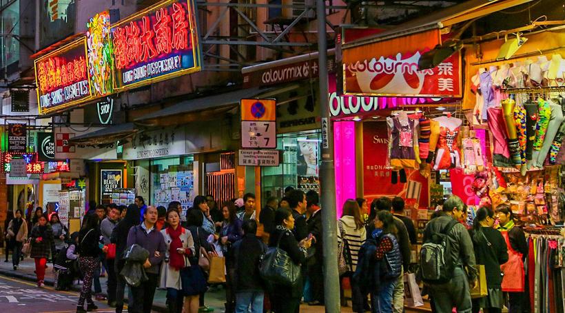 他是中国最“矛盾”的城市，他是香港。