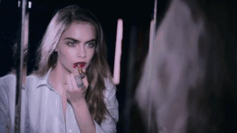 一支YSL就打发了女票，那一双NIKEMag呢？