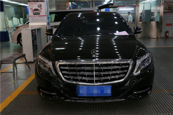 迈巴赫无痕修复,迈巴赫后保险杠喷漆