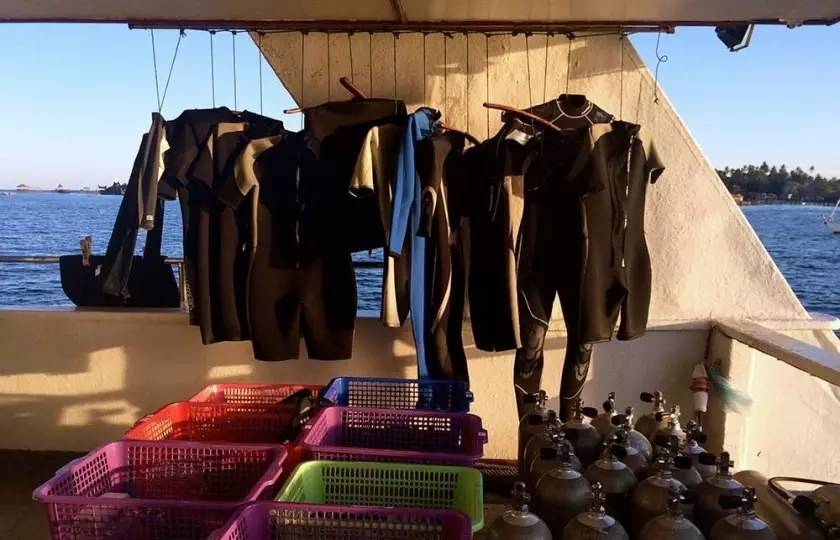 浮潜后可以水肺潜水吗,浮潜水肺潜水自由潜区别