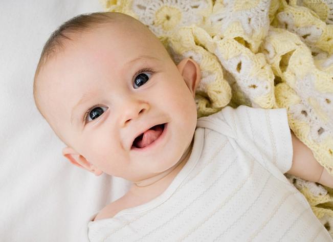 宝宝经常搓鼻子揉眼睛家长要警惕,宝宝喜欢揉鼻子是怎么回事