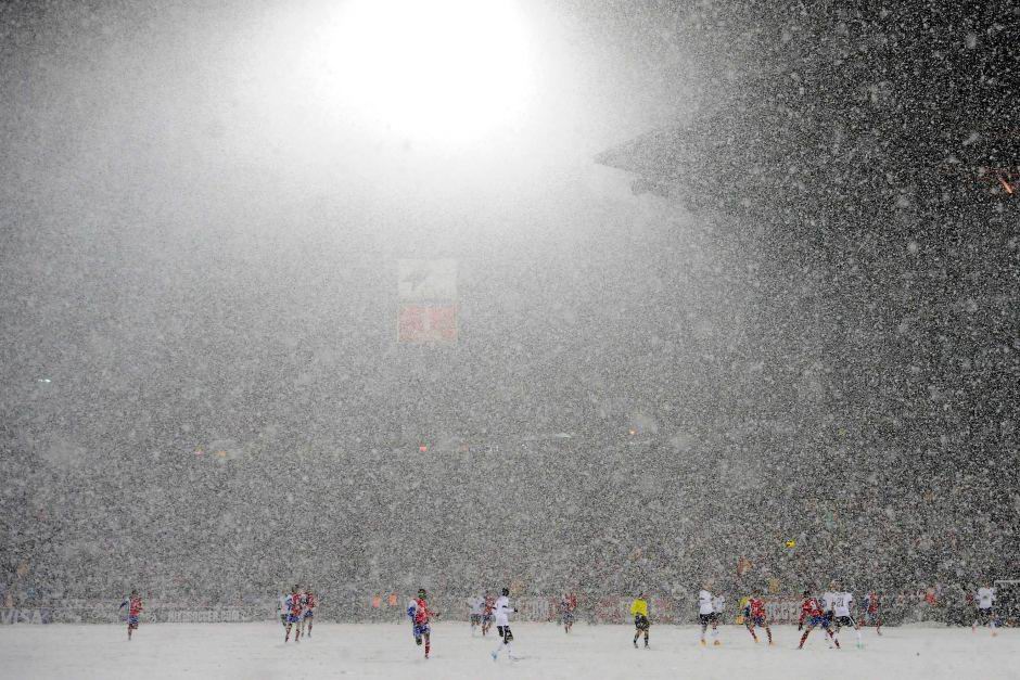 地震海啸火山暴风雷电,地震暴风雨视频