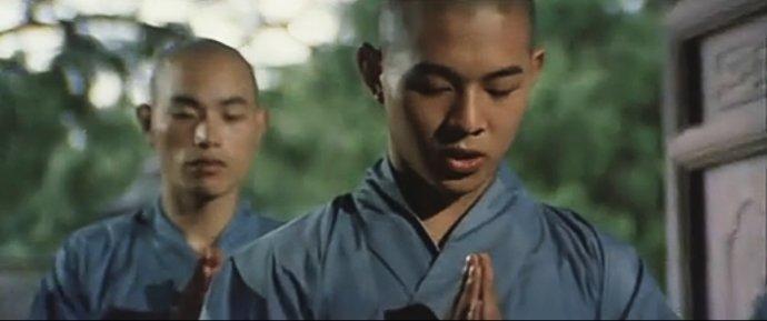 李连杰真实武术表演,李连杰真的是少林出身吗