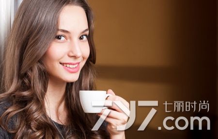 空腹喝咖啡还是吃完喝咖啡,早上起来空腹喝咖啡还是空腹喝水