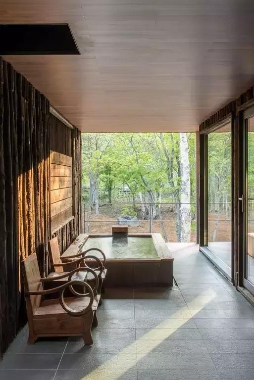 用一支口红就能搞定的妹子，直男为什么要买包？