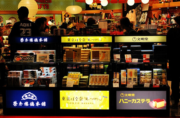 你和YSL星辰的差距，不只是差一个男朋友！｜机场免税店指南