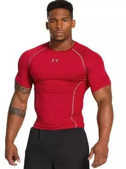 它靠一款紧身衣猛追Nike，成为北美第二大运动品牌