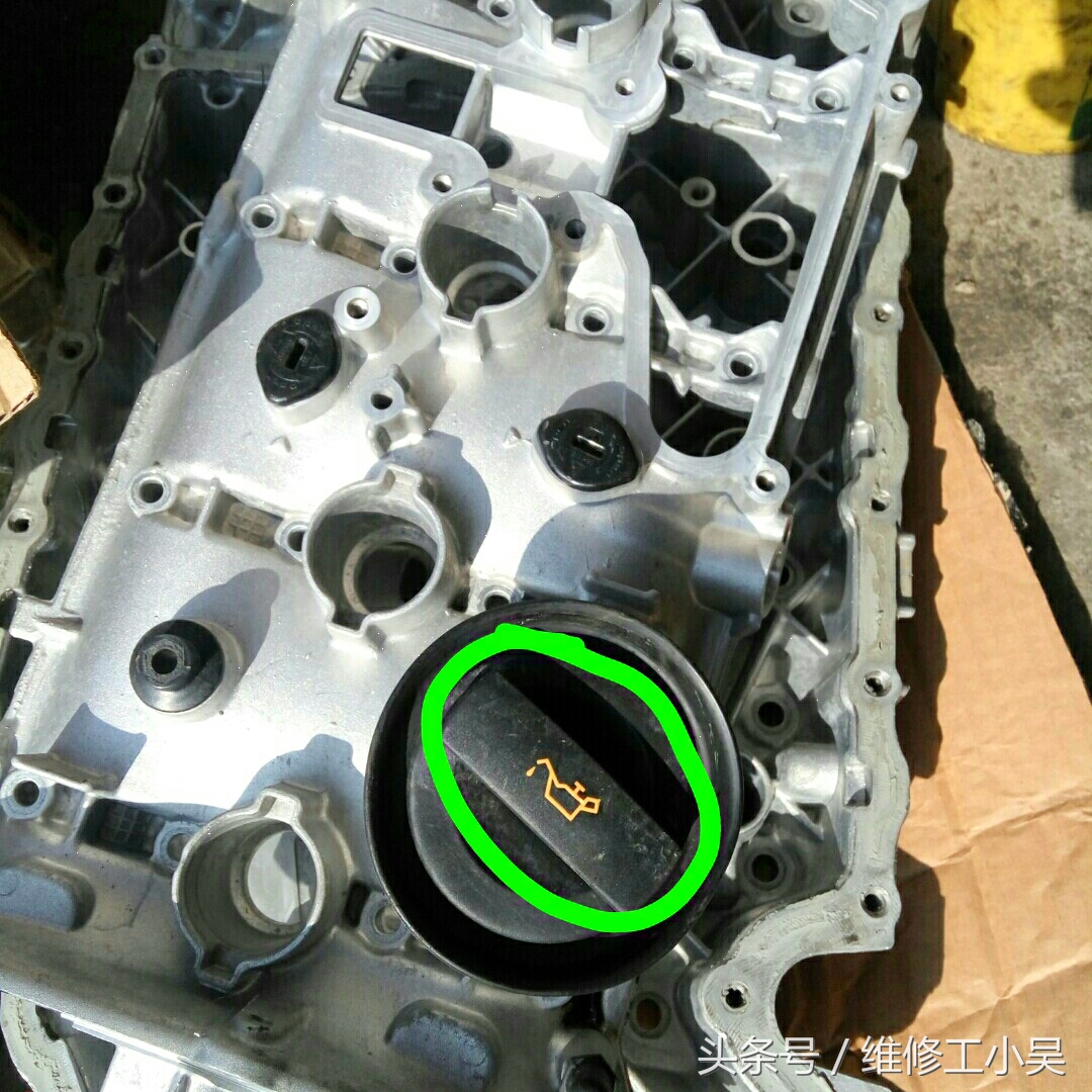 发动机缺机油故障灯亮车抖动,发动机缺机油发动机故障灯会亮吗