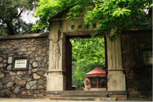 漫山红叶似彩霞：不能忘记的香山历史--------黄佐鸿