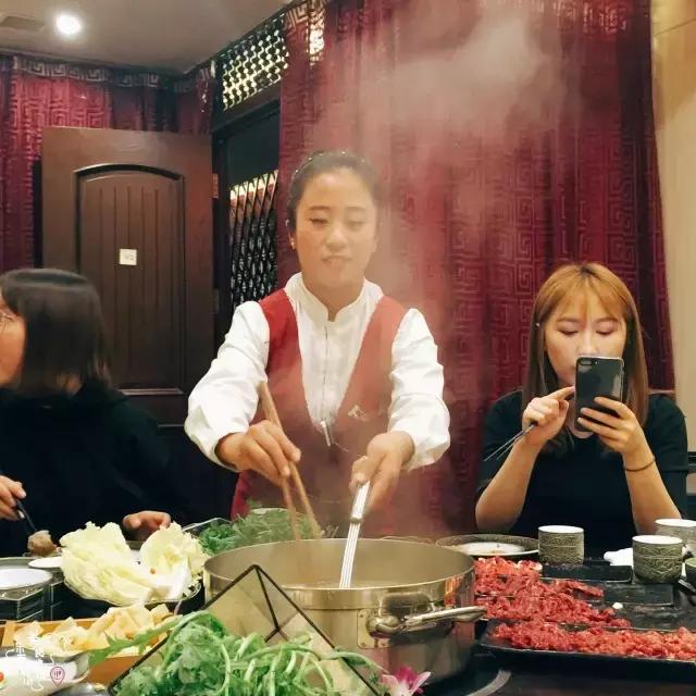 一年3家店！这家火爆的潮牛又来占领岳阳街啦！