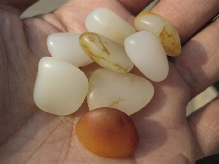 和田玉阿富汗玉的区别,和田玉和卡瓦石的区别