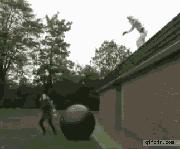 搞笑瑜伽球翻滚,瑜伽球搞笑