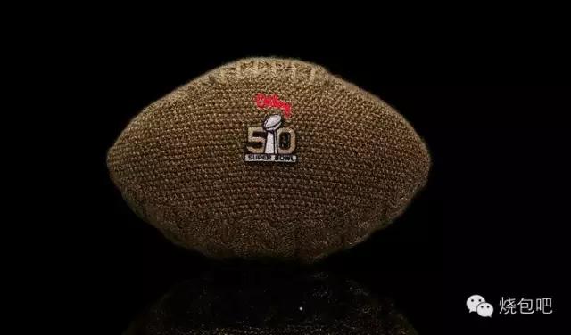 唯物｜情人节倒计时，去看50个潮牌出的超级碗纪念球，独一无二