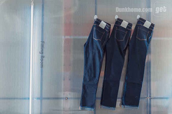 上海的这家书报亭变成了牛仔裤快闪店