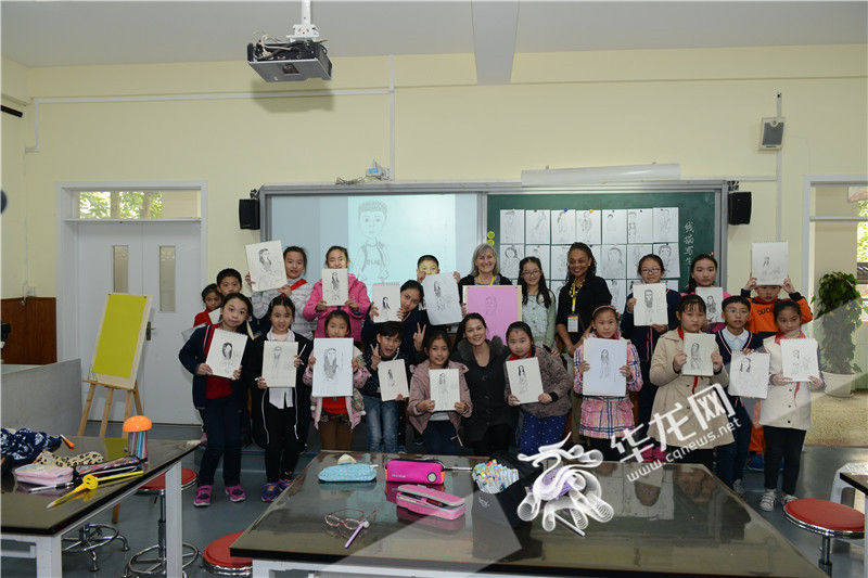 “洋校长”进课堂当“学生”大赞珊瑚实验小学课程“wonderful”