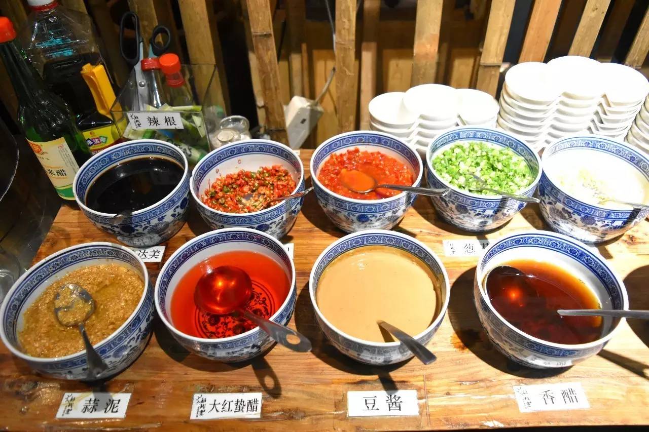 不得了！曾经征服过普京大大的美食，轰动了整条香港路！