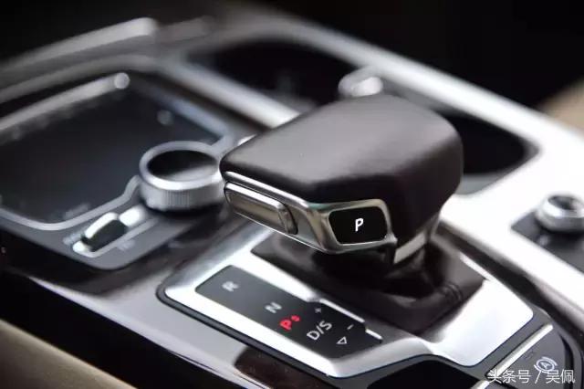 奥迪q73.0t最新版驾驶体验,奥迪q72.0t是什么发动机