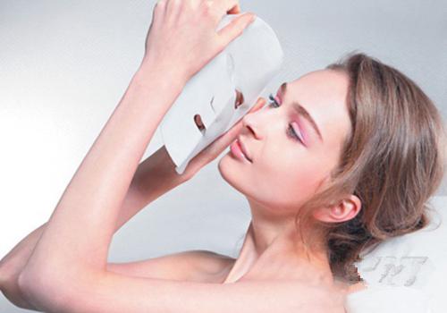 皮肤干燥多喝水能保湿吗,皮肤干燥多喝水能好吗