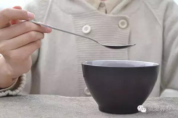 冬天上火咳嗽吃什么好得快,口干口苦阴虚火旺吃什么好