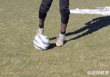 足球各种运球技巧,踢足球运球基础教学