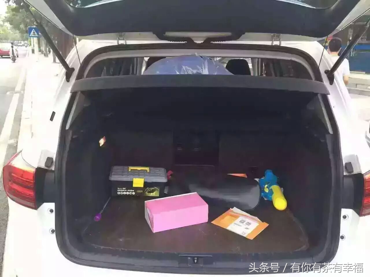 大众途观2014款1.8t豪华版2驱,2013款大众途观1.8tsi四驱菁英版