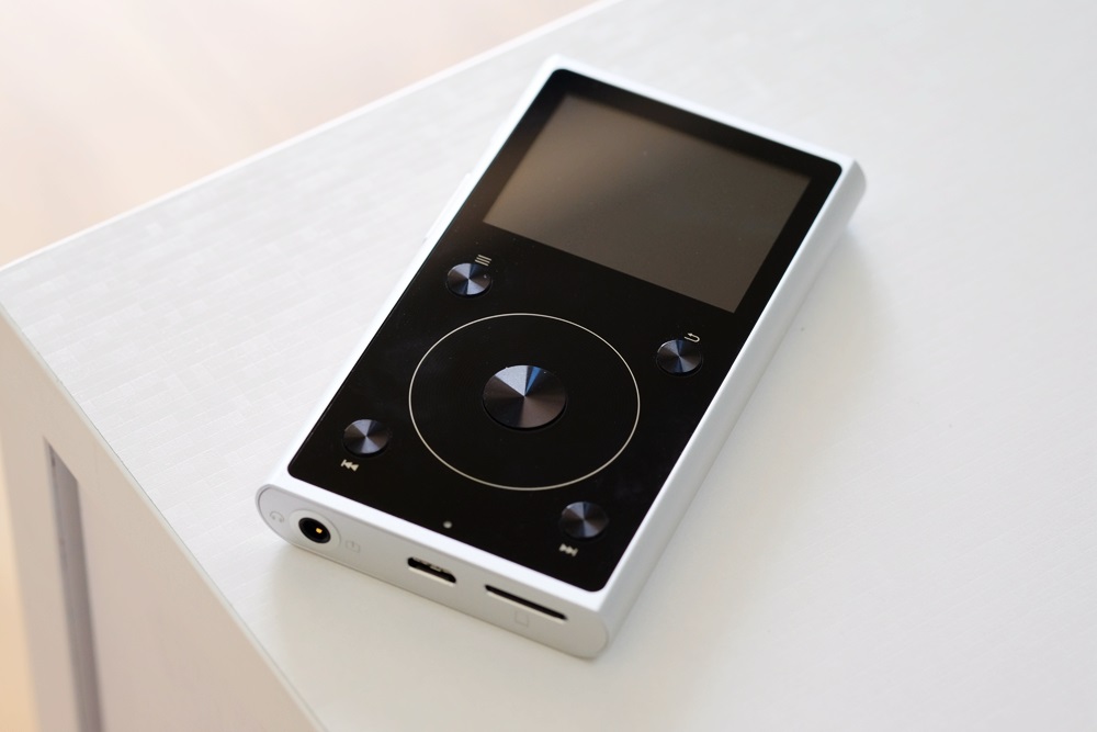 飞傲x1二代拆机,飞傲x1hifi播放器拆机