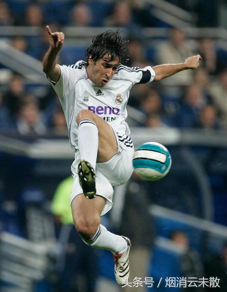 世界十大7号传奇足球球星,世界足坛历史最佳阵容11人