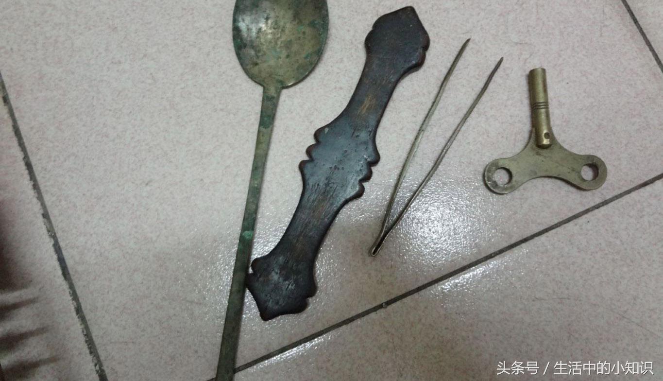 钥匙断在锁里怎么办妙招,钥匙断在锁锁孔里面的处理方法