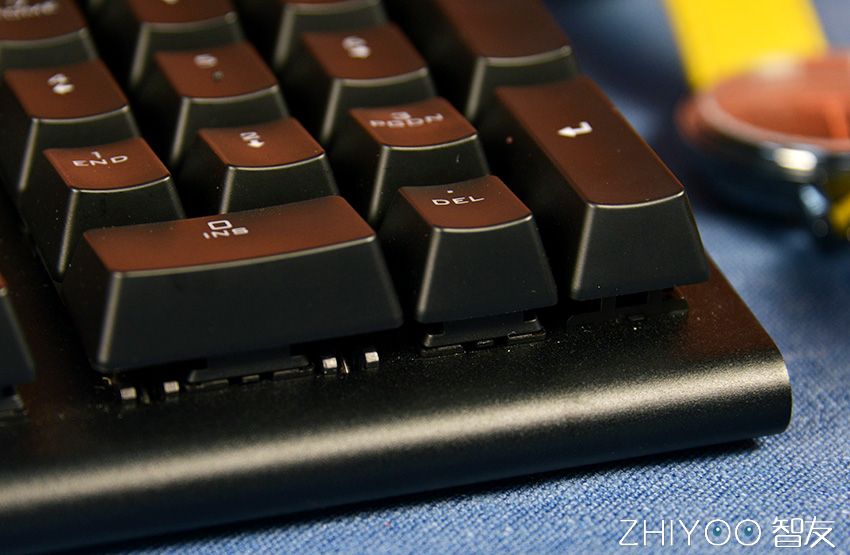 茶轴游戏手感,茶轴电竞游戏键盘