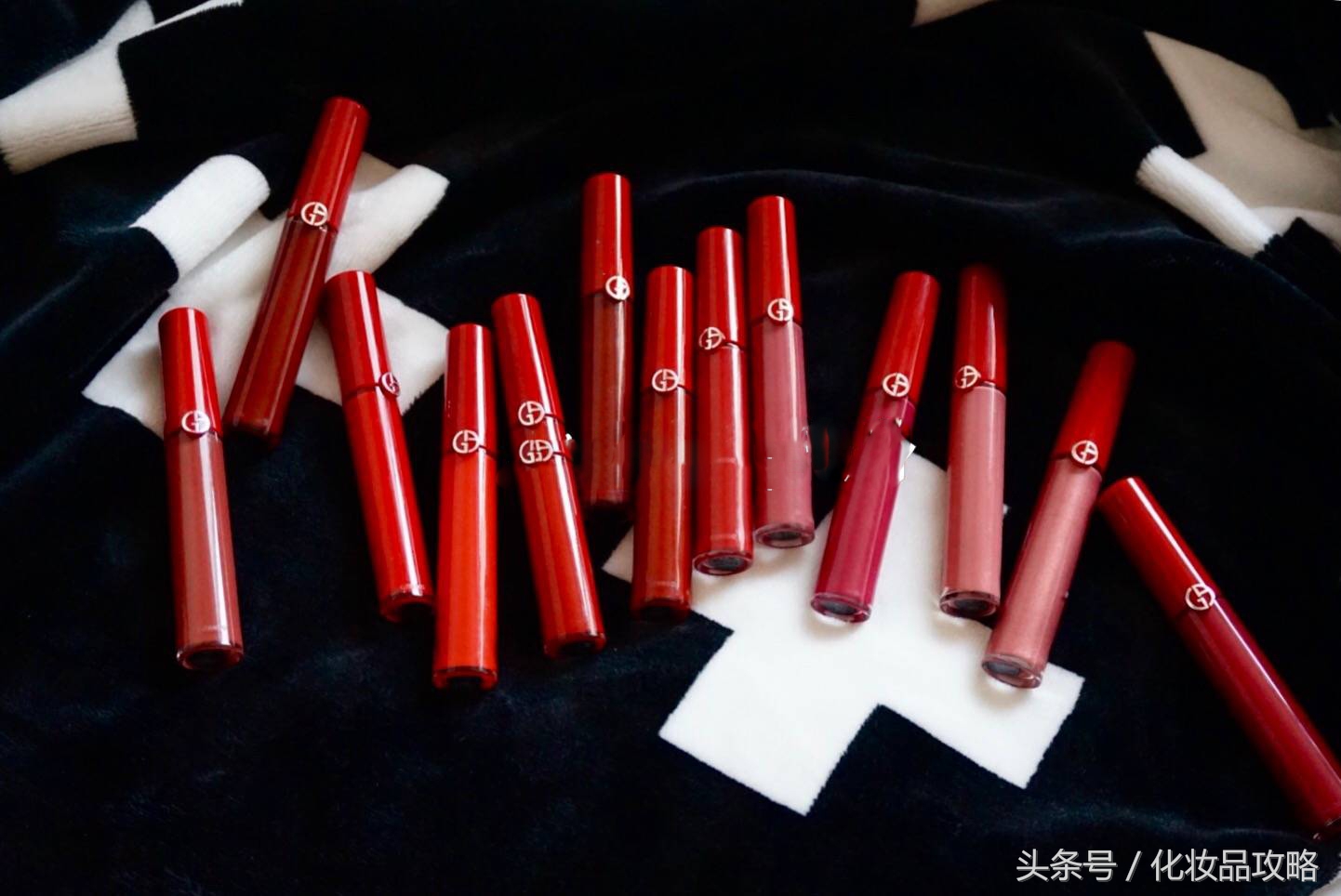 阿玛尼唇釉丝绒哑光试色,阿玛尼红管丝绒哑光唇釉503