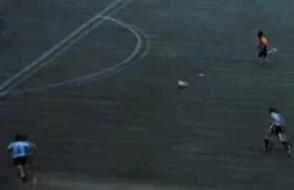 世界足坛十大独门绝技,足坛那些惊艳四座的进球