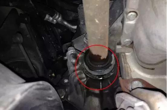 车上有不明液体擦不掉怎么办,车上有不明液体怎么处理