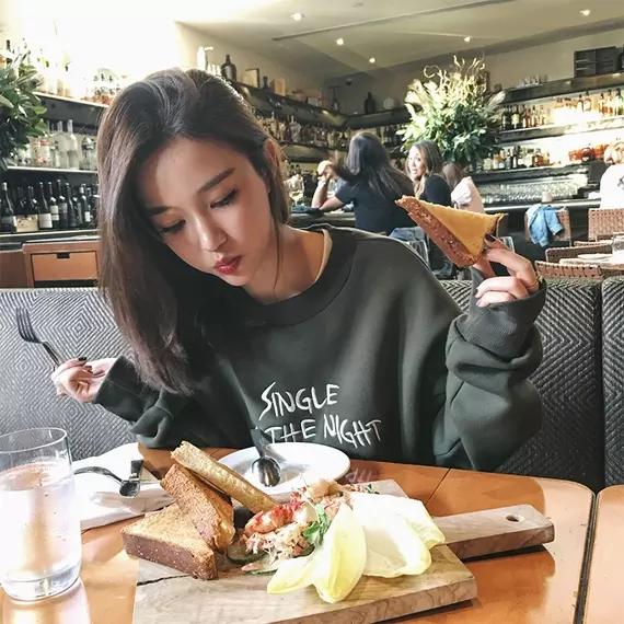 高颜值卫衣你喜欢吗,如何挑到一件高颜值卫衣