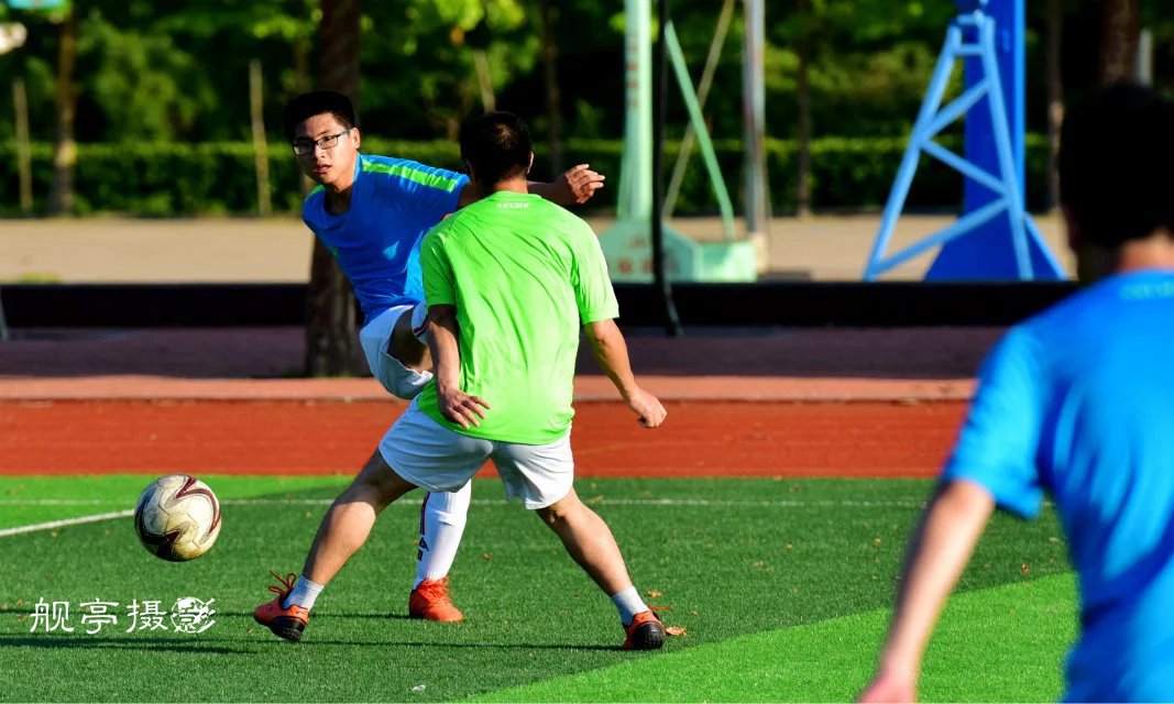 业余足球比赛,业余足球队怎么参加职业比赛