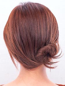 最简单的盘头发方法30岁,步摇盘头发的简单方法