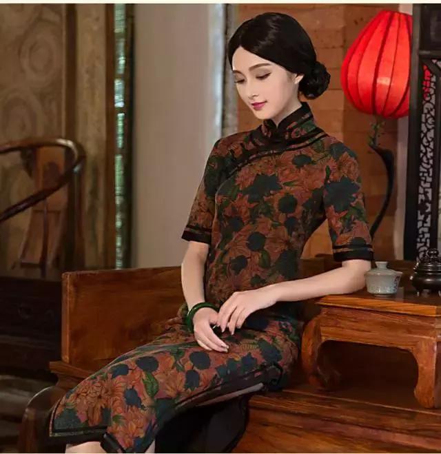 香云纱定制旗袍最贵多少钱,旗袍日常紫色旗袍真的很有韵味