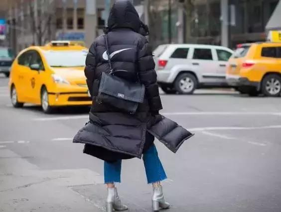 阔腿裤应该怎么样弄最好看,阔腿裤搭什么上衣好看搭什么鞋