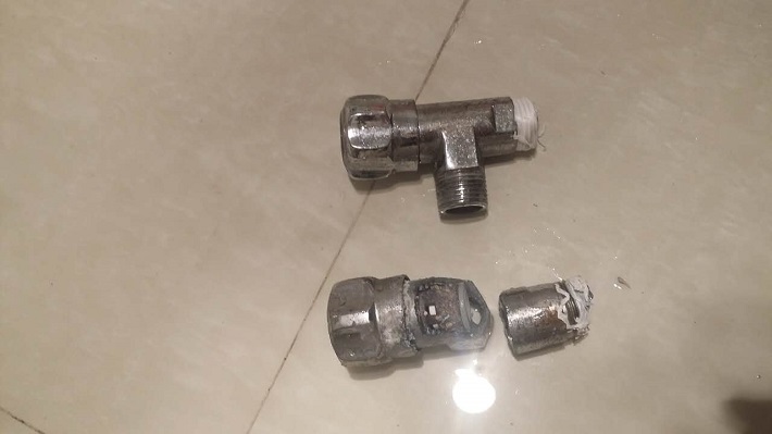 一体式角阀怎么换阀芯,八字阀和角阀怎么安装